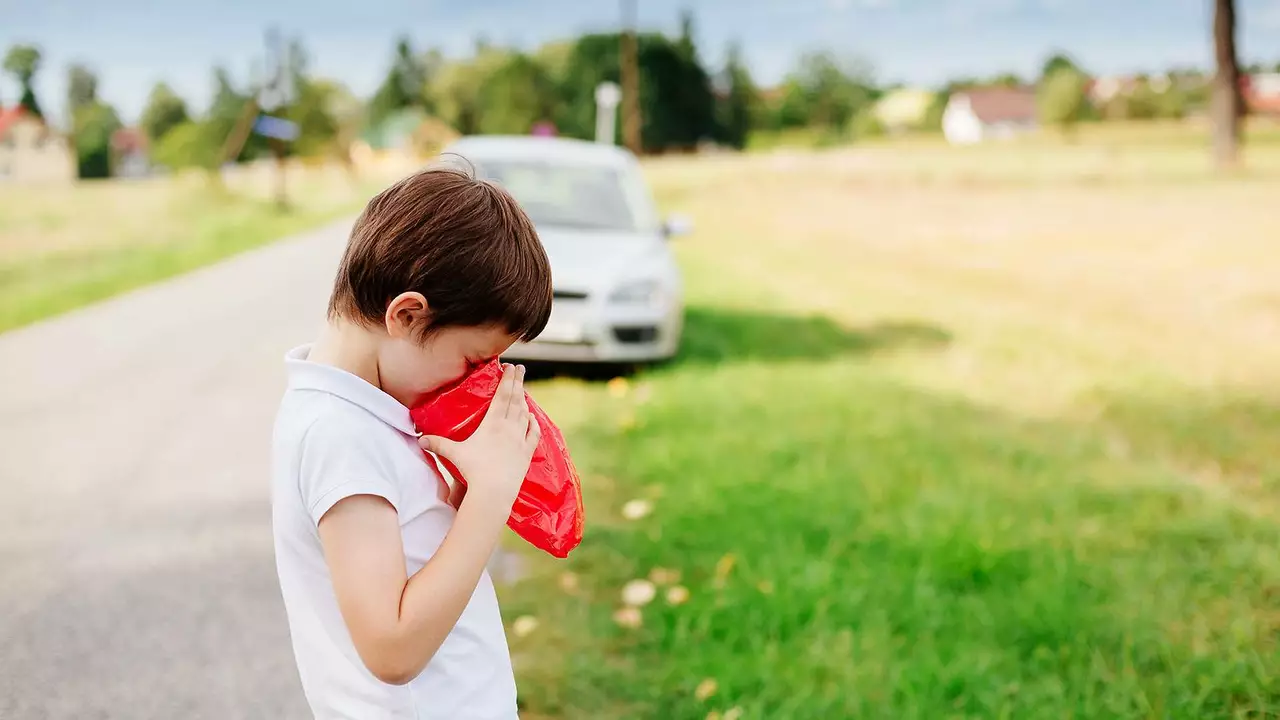 How to prevent dizziness from motion sickness during travel